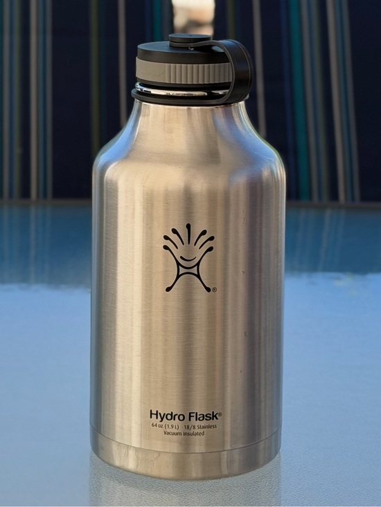 Hydro Flask Other - Hydro Flask 64 Oz. Stainless Steel Vacuum Insulated Water Bottle ~ Flawed